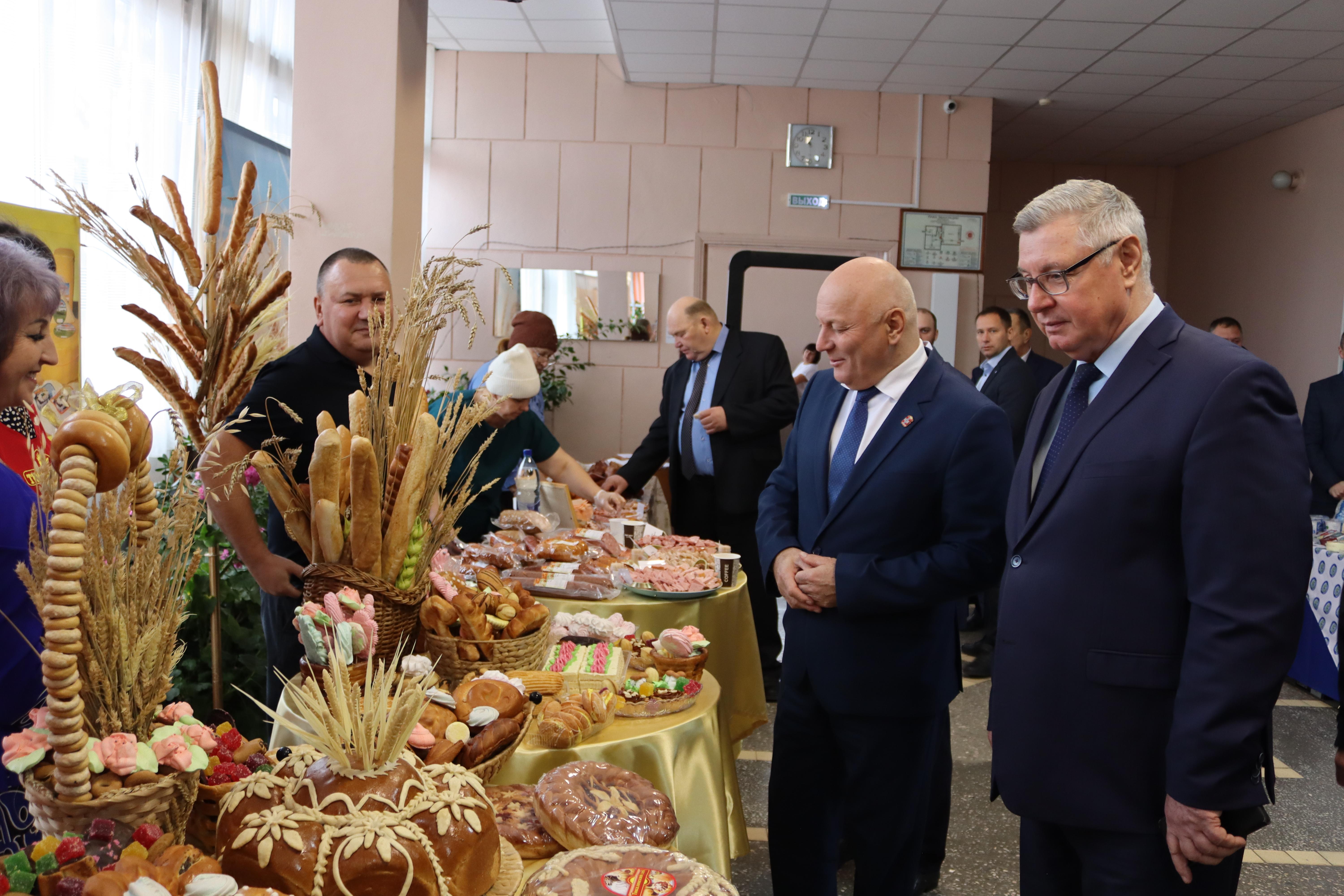 Торжество «Земля, воспетая трудом»,.